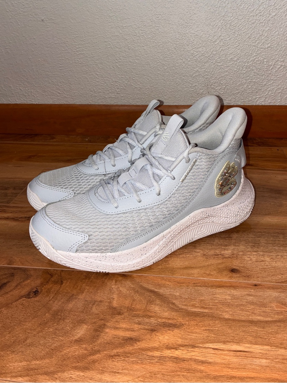 Under Armour Unisex Curry 3Z7 Basketball Shoes, halo grey - mens 8/womens 9.5